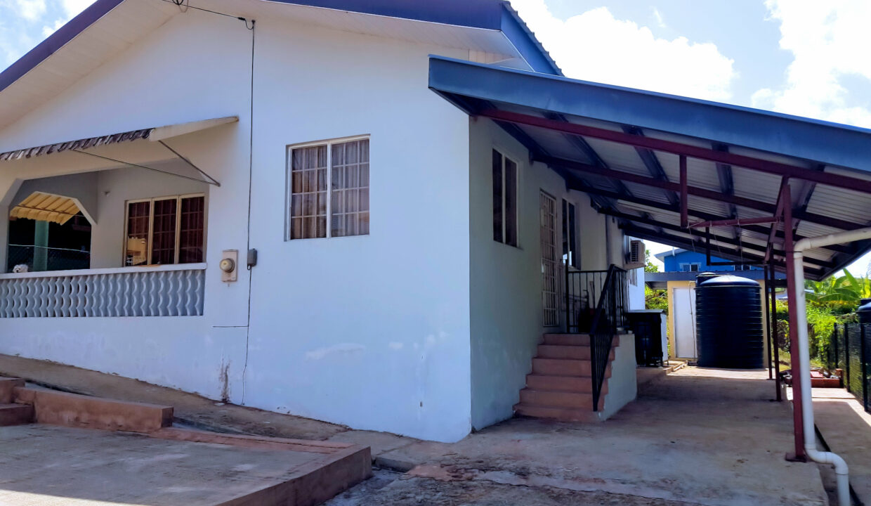 02 Front View 3