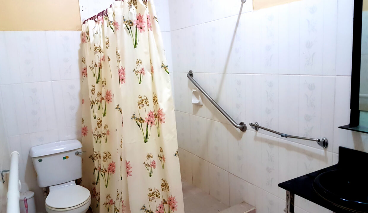 08 Master Bath