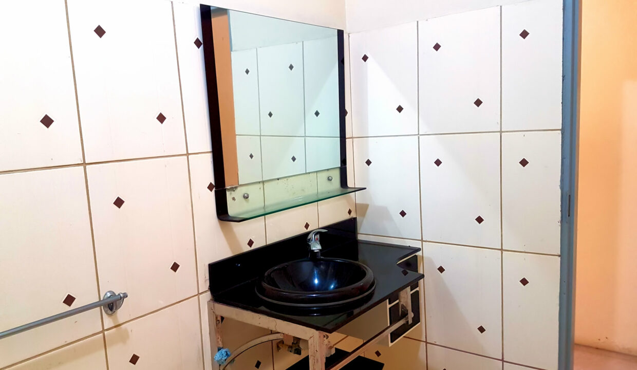 12 Bathroom 2
